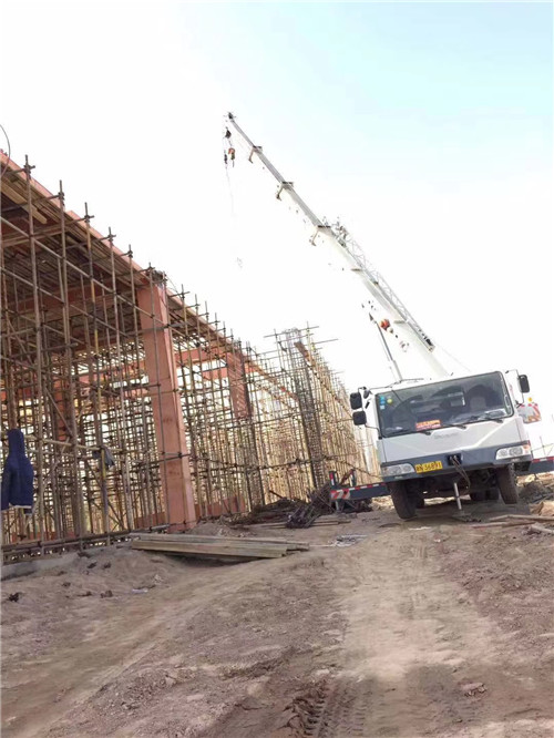 桂阳县吊车作业的安全注意事项有哪些？